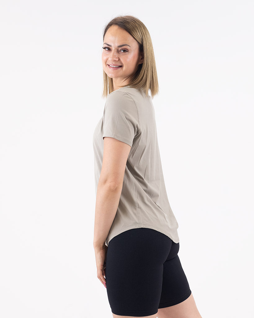 VEVAwear Feather T-shirt Taupe Beige – product detail