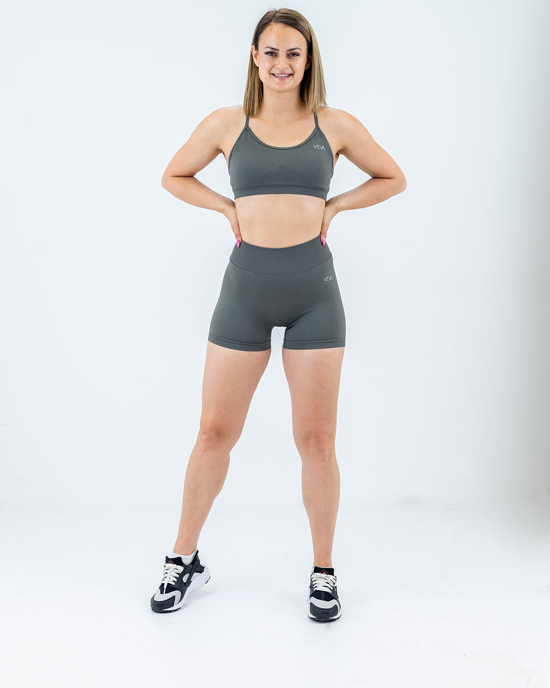 VEVAwear Shape Sports Bra Mountain Grey – close-up detail