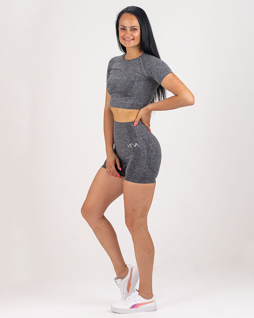 VEVAwear Active Tee T-shirt Darling Pink – lifestyle shot