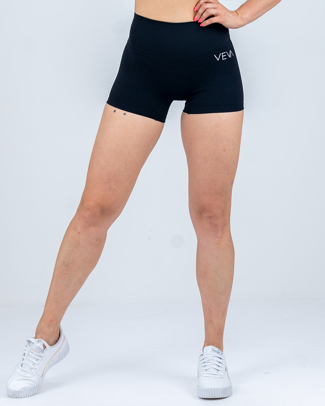 VEVAwear Feather Hot Shorts Mighty Black – close-up detail