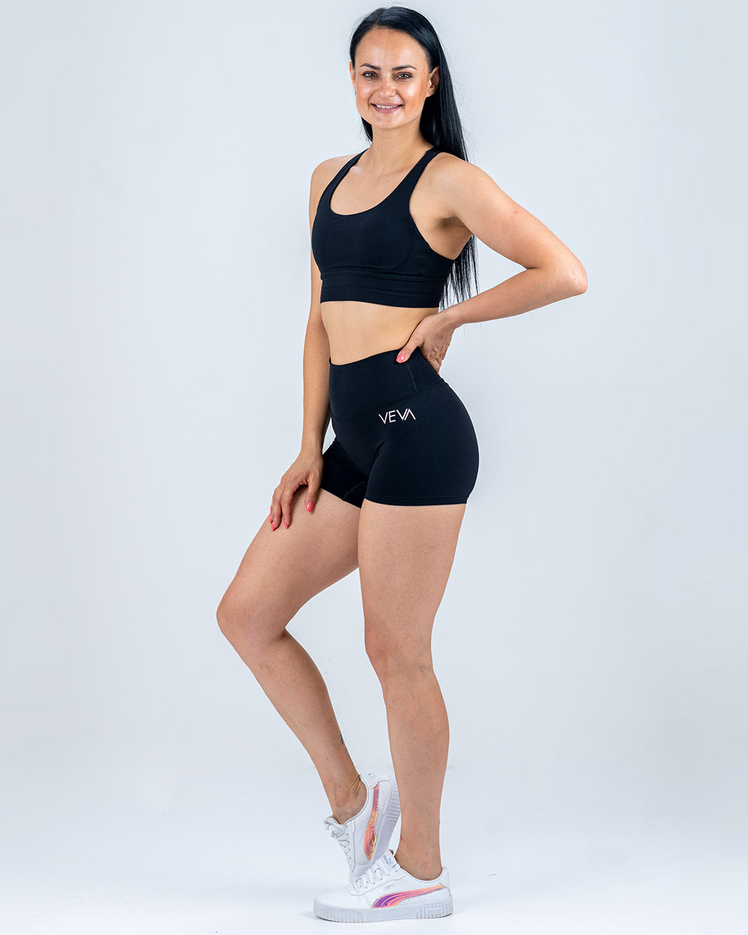 VEVAwear Feather Hot Shorts Mighty Black – product detail