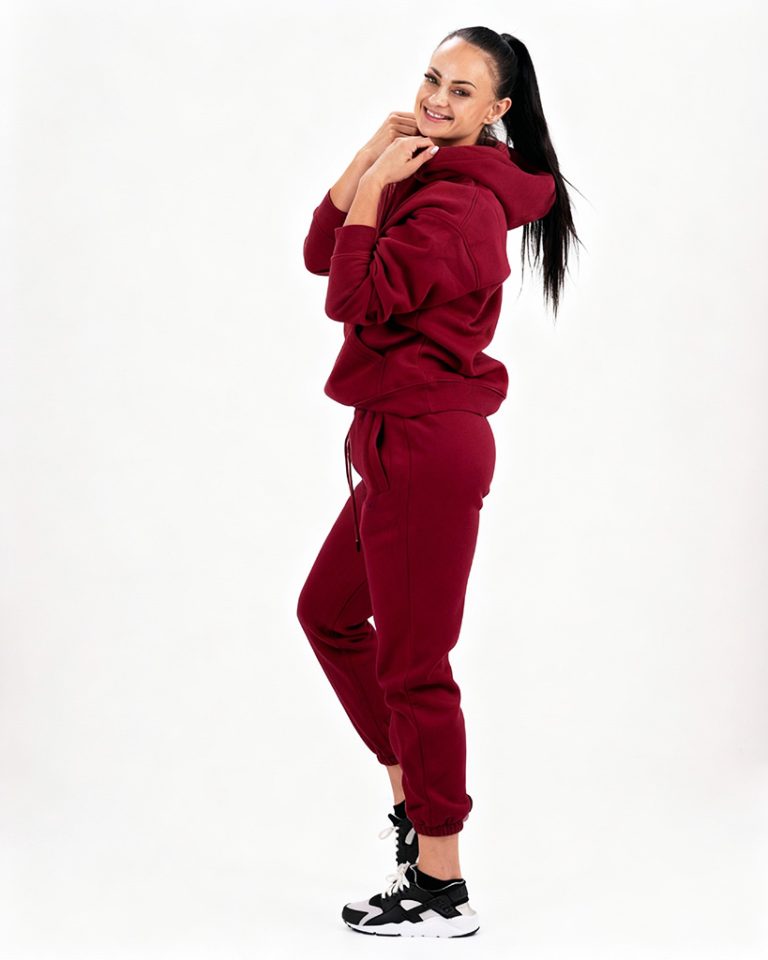 VEVAwear Soft Hoodie Wine Red – lifestyle shot