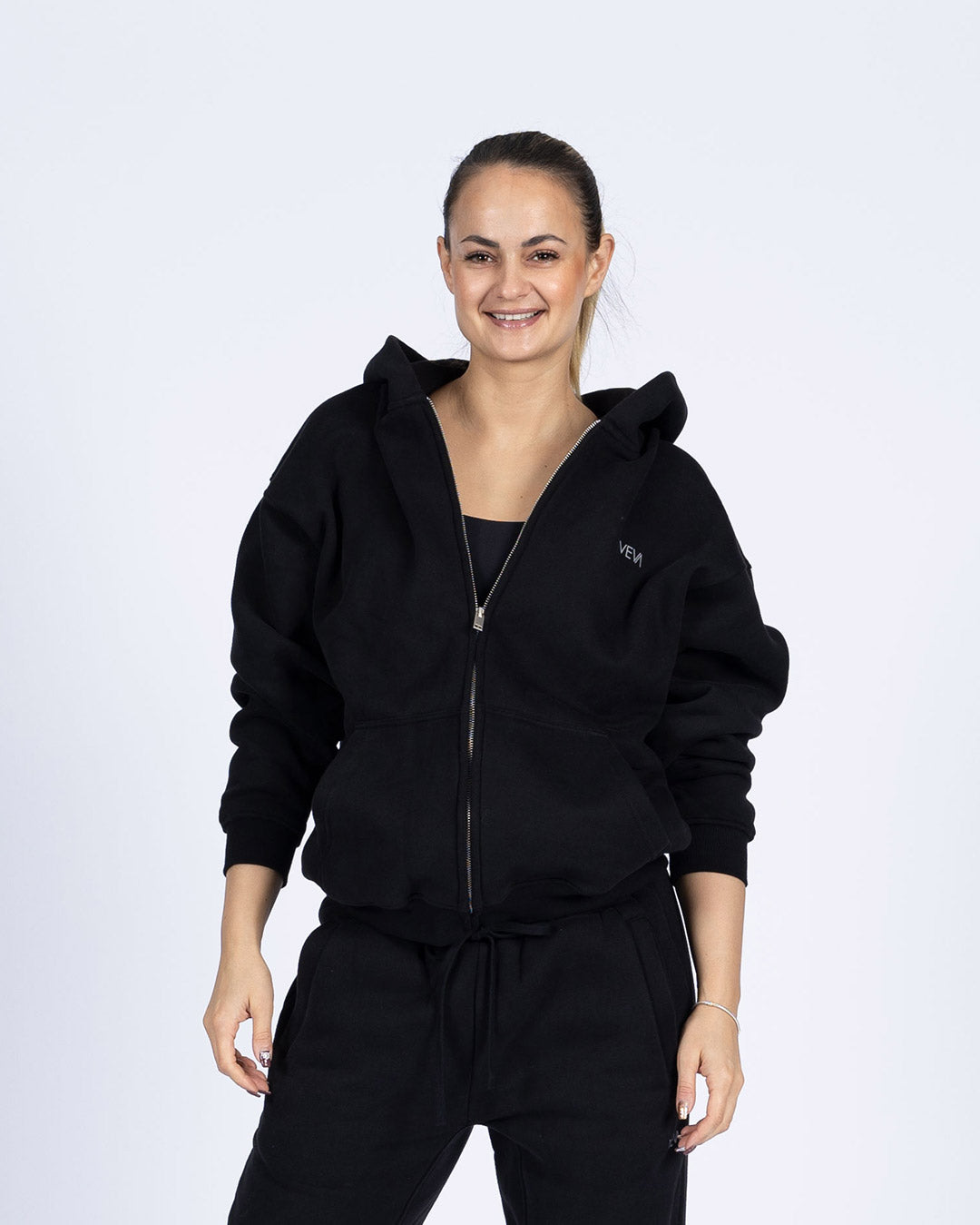 VEVAwear Soft Jacket Mighty Black – front view