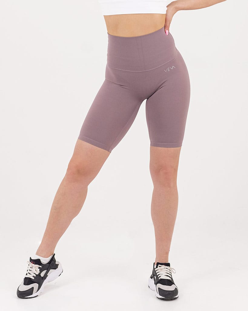VEVAwear Feather Light Shorts Vintage Pink – worn by model, side view
