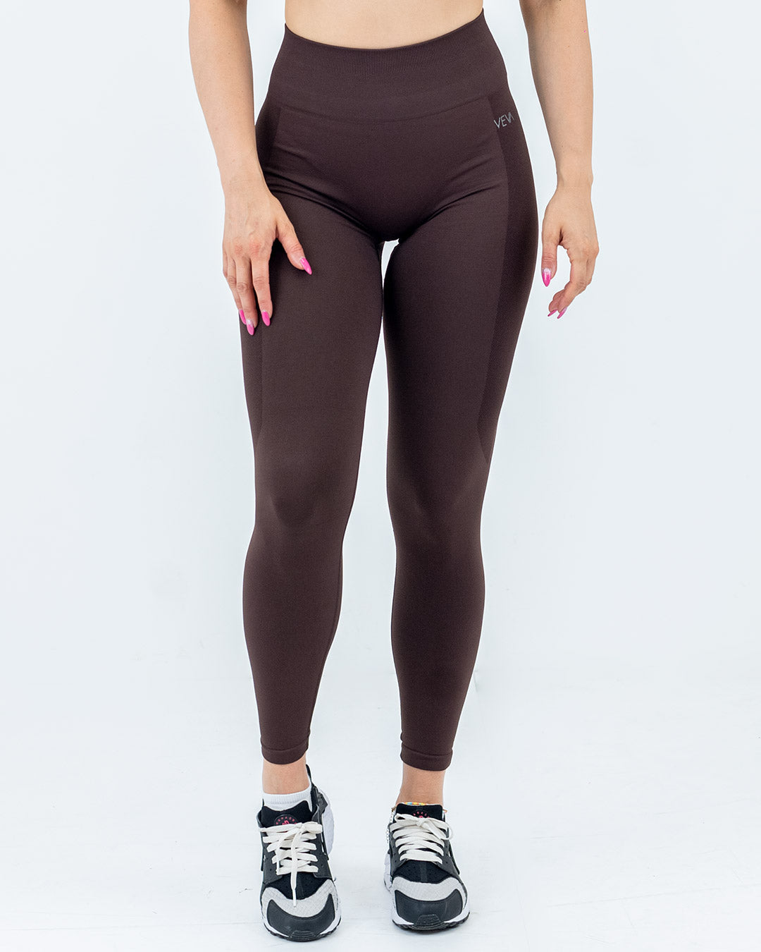 VEVAwear Confident Leggings Chocolate Brown – front view