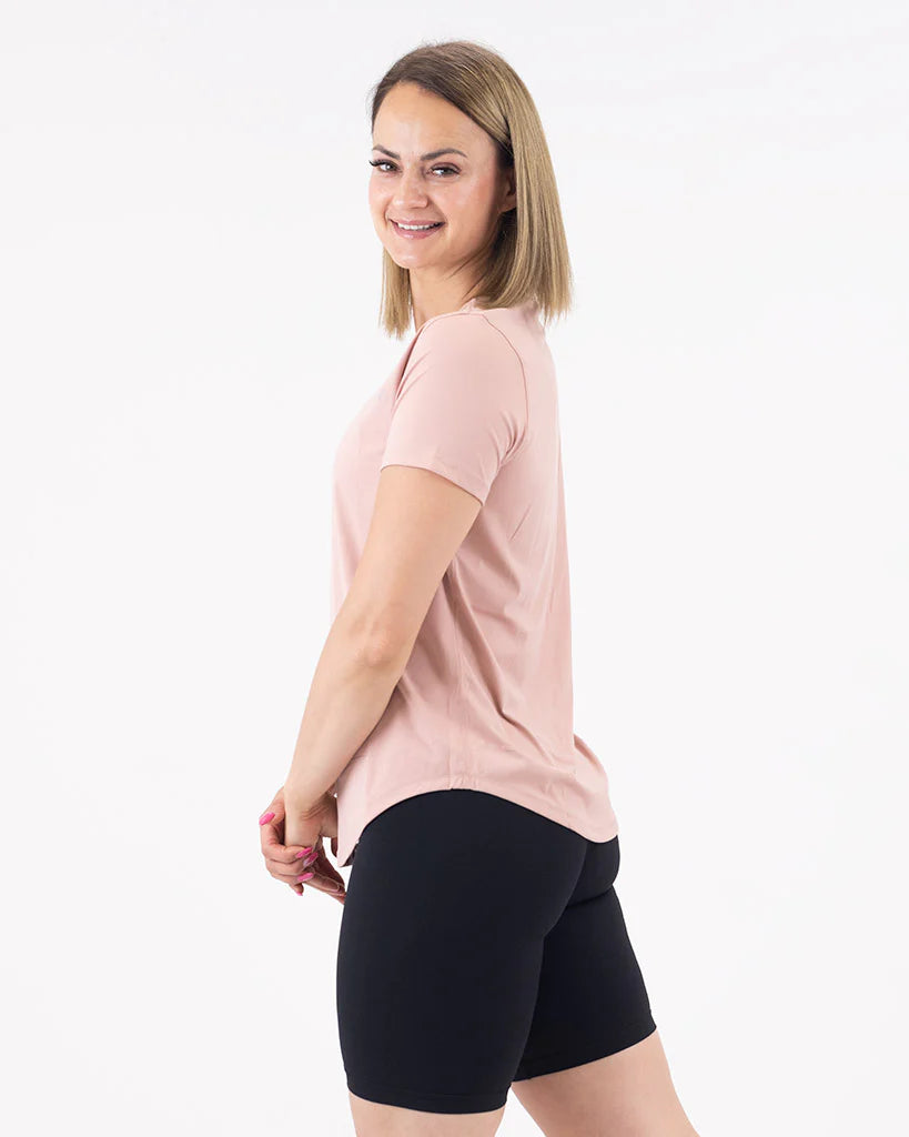 VEVAwear Feather T-shirt Powder Pink – close-up detail