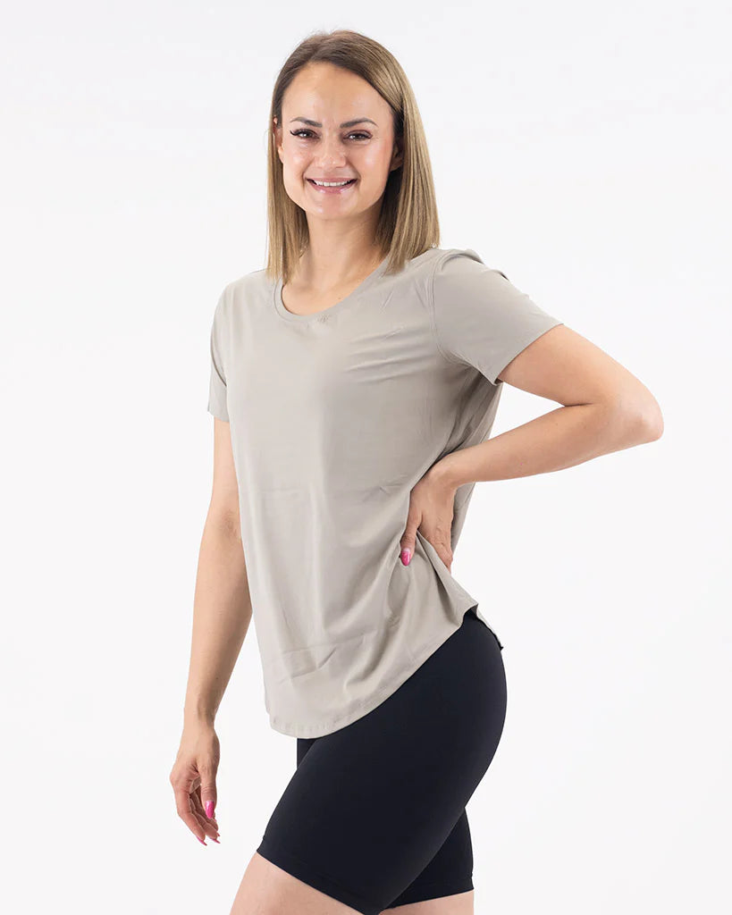 VEVAwear Feather T-shirt Taupe Beige – back view