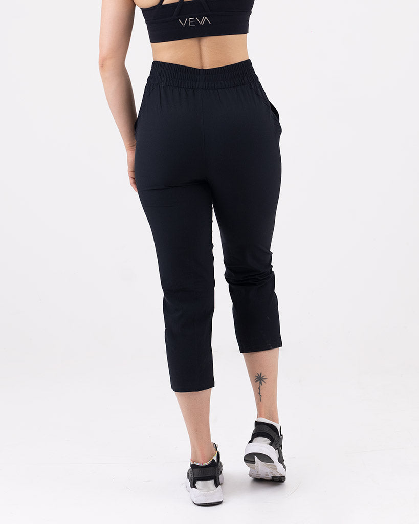 VEVAwear Casual Capri Pants Mighty Black – side view