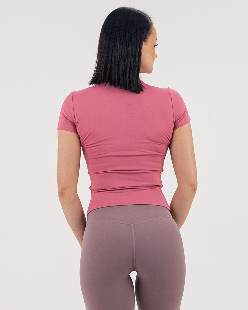 VEVAwear Feather Sports T-shirt Floral Pink – close-up detail