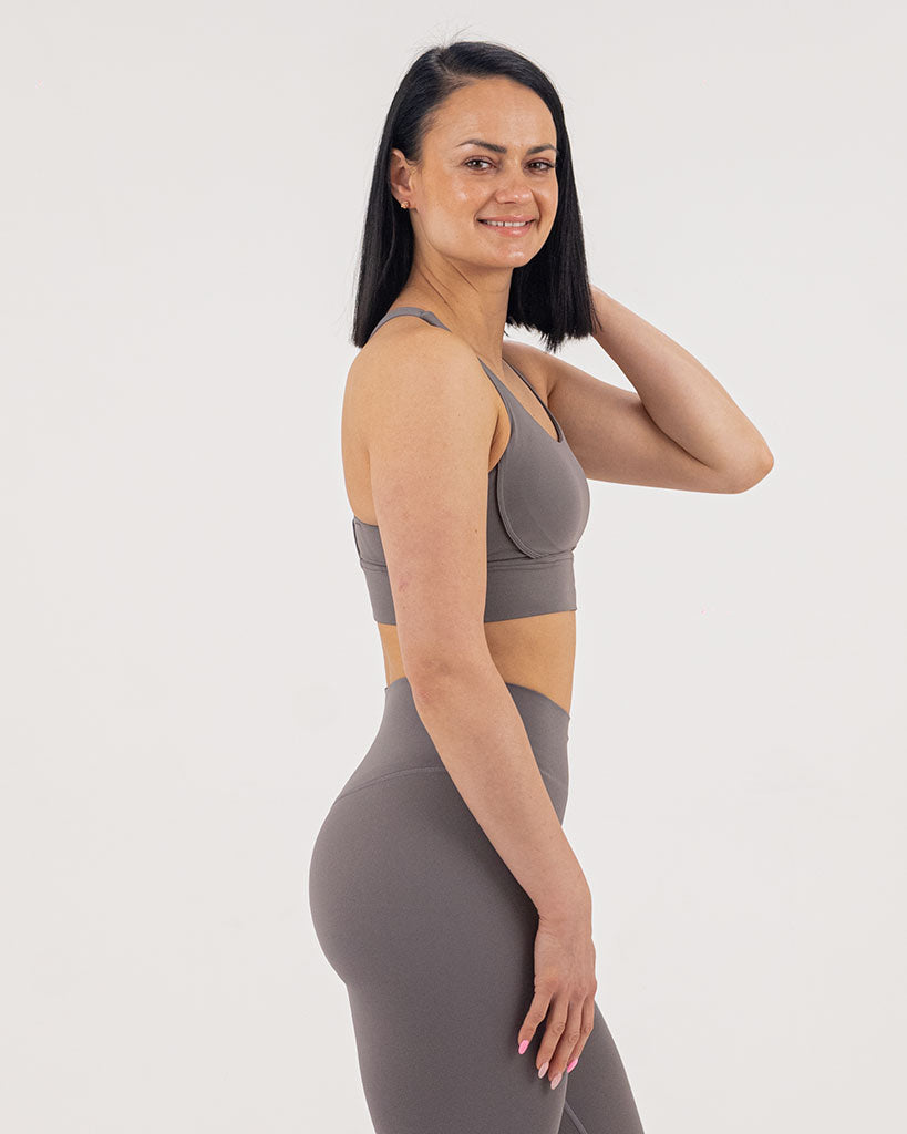 VEVAwear Feather Short Sports Bra Gray – side view
